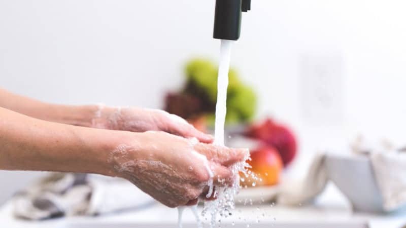 Händewaschen hilft auch nicht bei einer Erkältung beim Sex