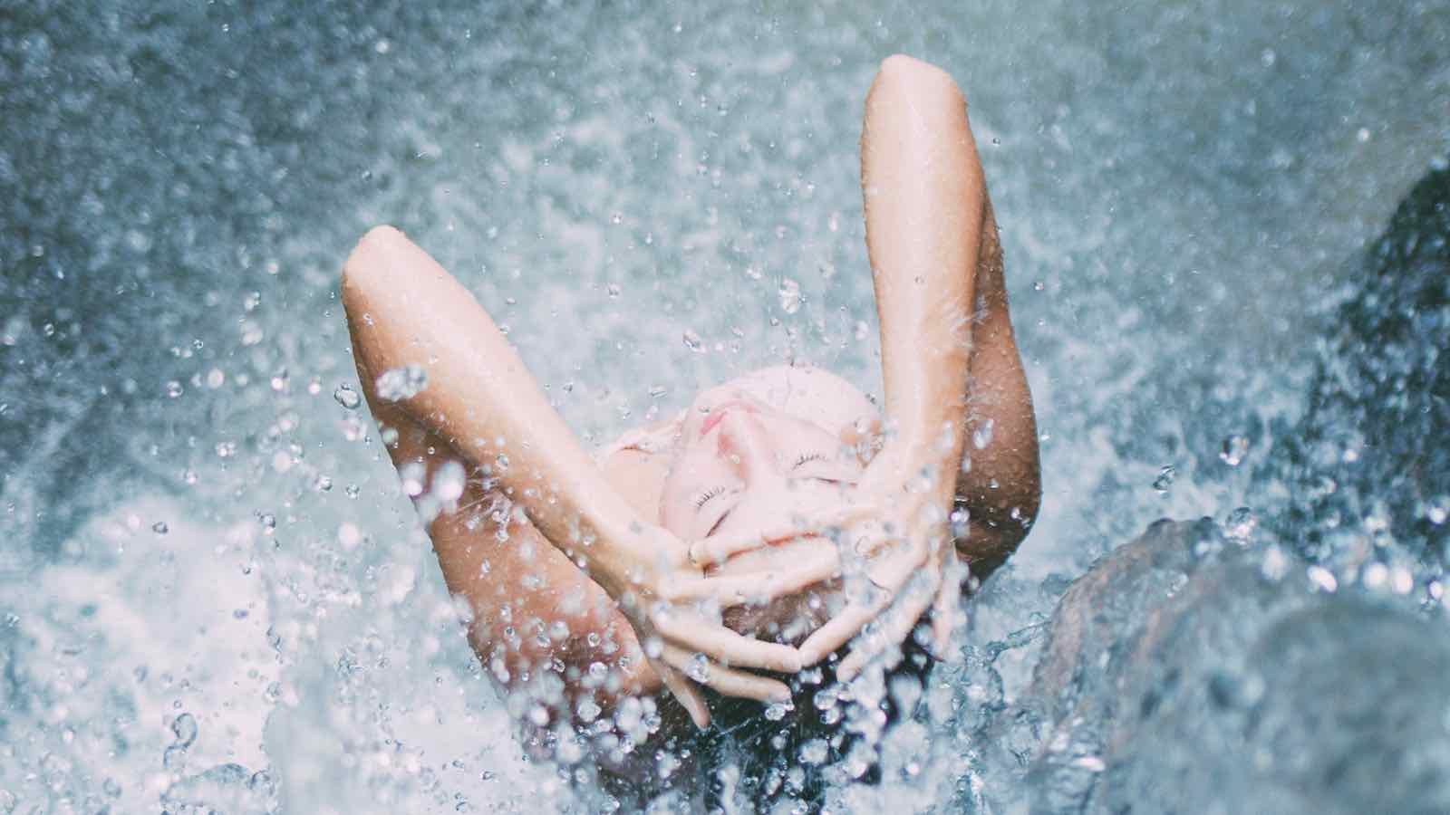 Vaginaldusche - So funktioniert die Scheidenspülung richtig!