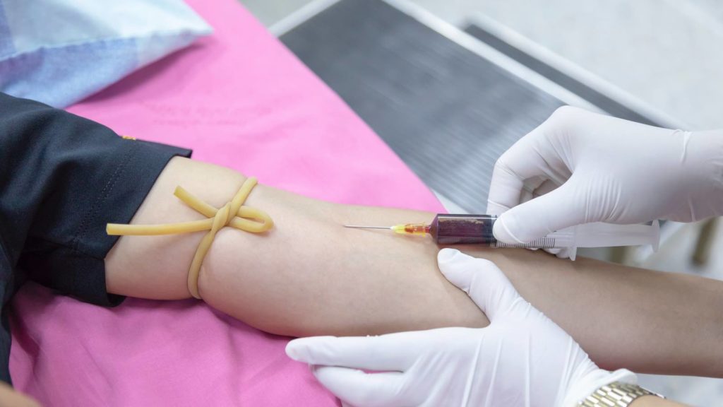 Eine Verhütung mit der Dreimonatsspritze hält lange an und schützt vor einer ungewollten Schwangerschaft