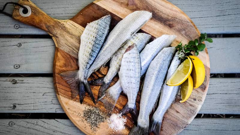 Fisch enthalten ungesättigte Fette, wie Omega-3 und Omega-6