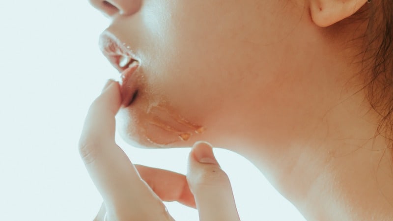 Ein Latex-Schutztuch schützt dich beim Oral-Sex vor Geschlechtskrankheiten