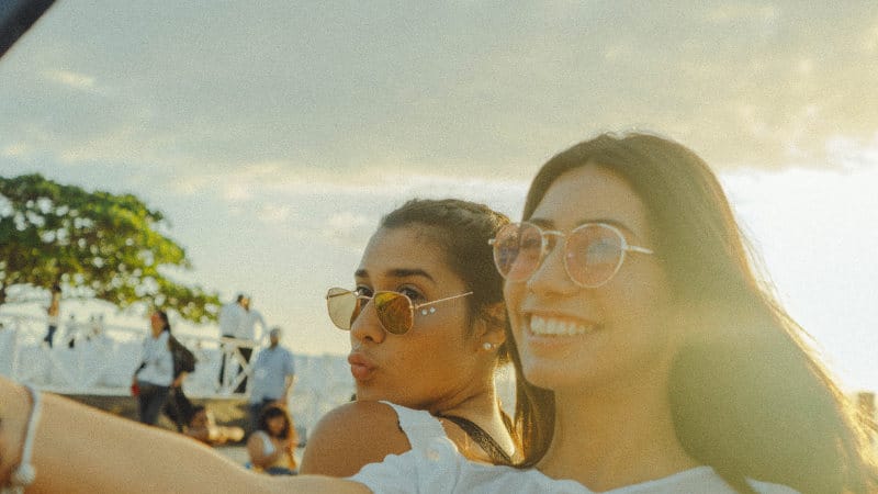 Warum Selfies schlecht für dein Liebesleben sind