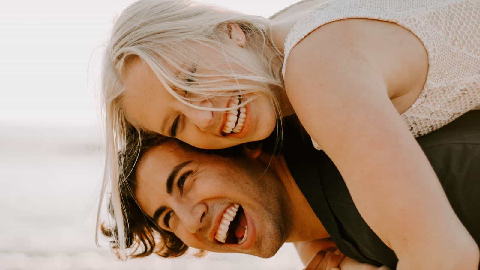 Frau und Mann lieben sich