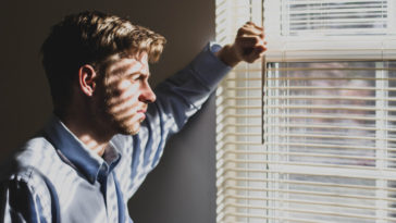 Dauererektion (Priapismus)- Symptome, Ursachen, Diagnose & Behandlung