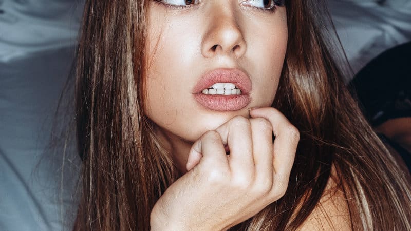 In der BDSM-Szene wird das Safeword von den unterworfenen Personen gebraucht, um die Grenze die überschritten wird zu kommunizieren