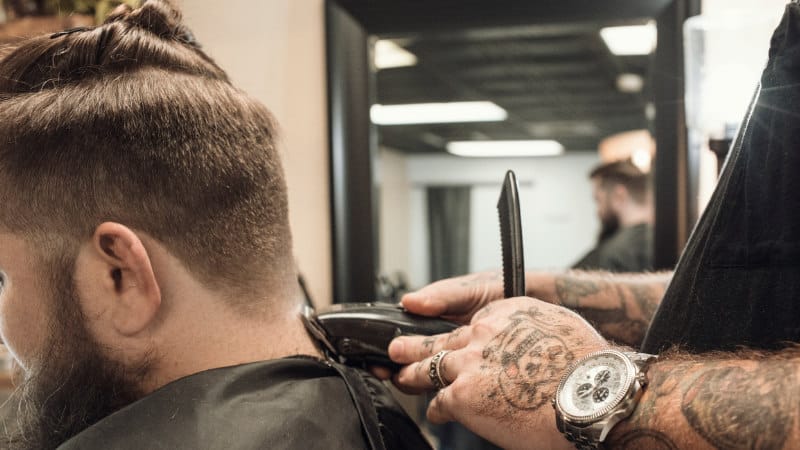 Lass dir den richtigen Haarschnitt machen