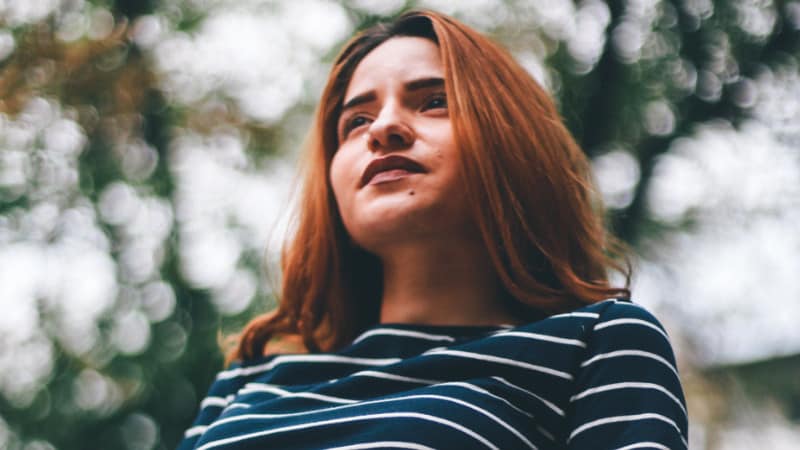 Wenn deine Brustwarzen sehr empfindlich werden, dann könnte das ein Symptom auf Schwangerschaft sein