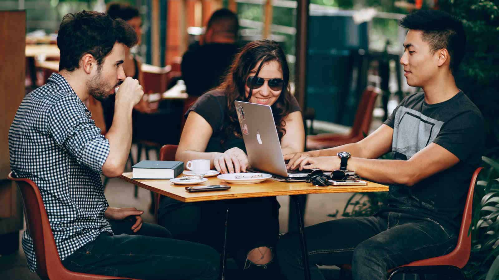 Dreierbeziehung- Kann die Dreiecksbeziehung wirklich funktionieren