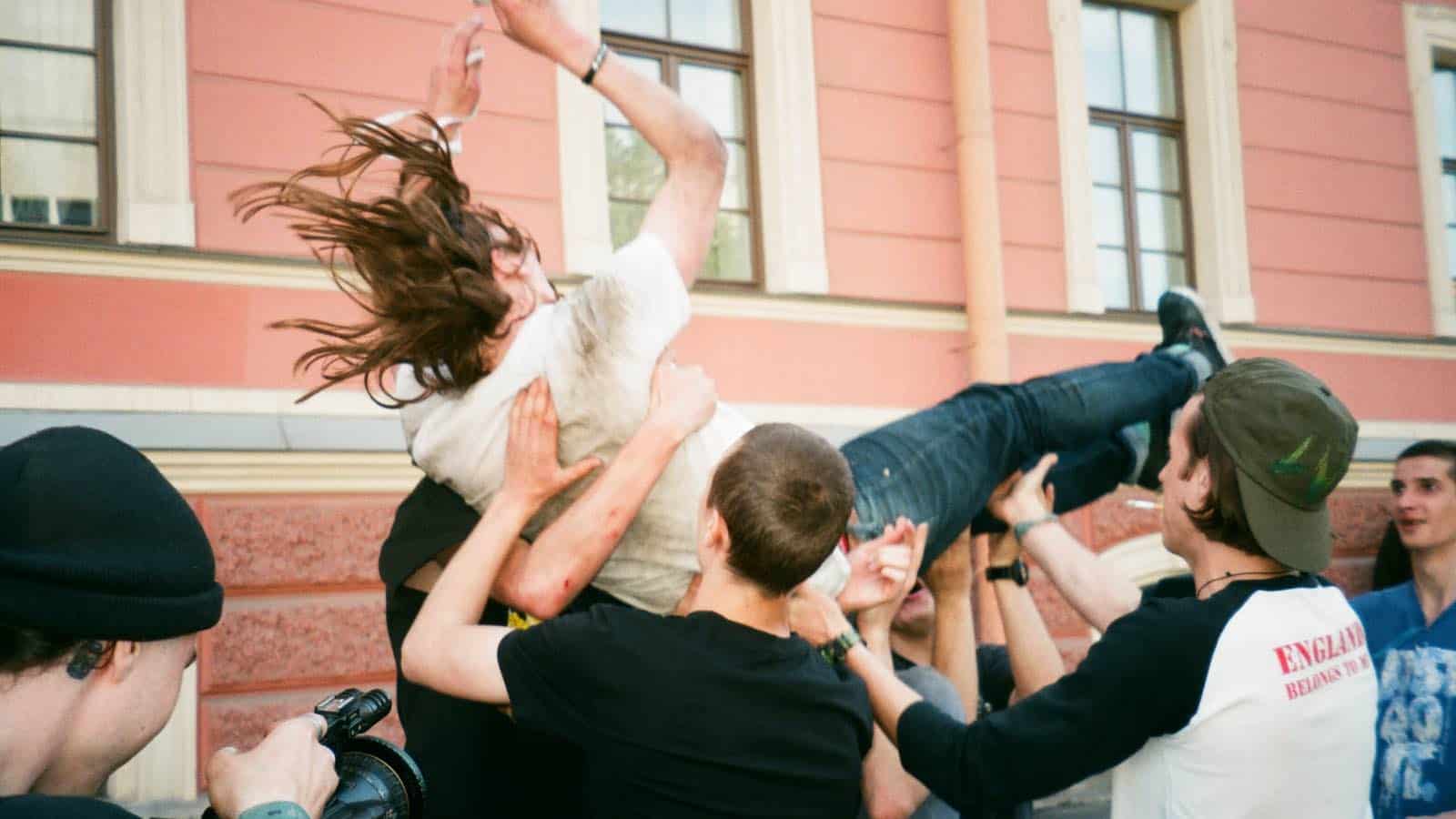 Wer würde eher...? Fragen für Jugendliche